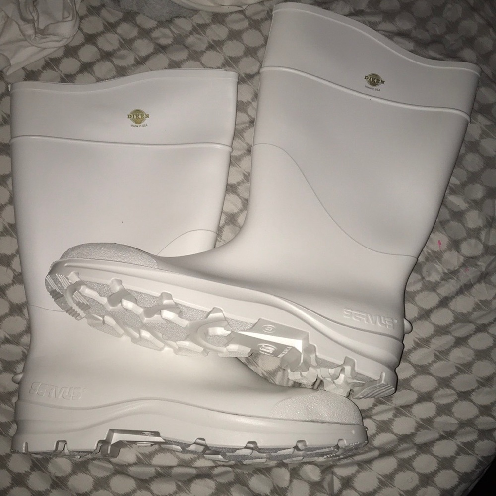 Big white boots size 13 *New*
